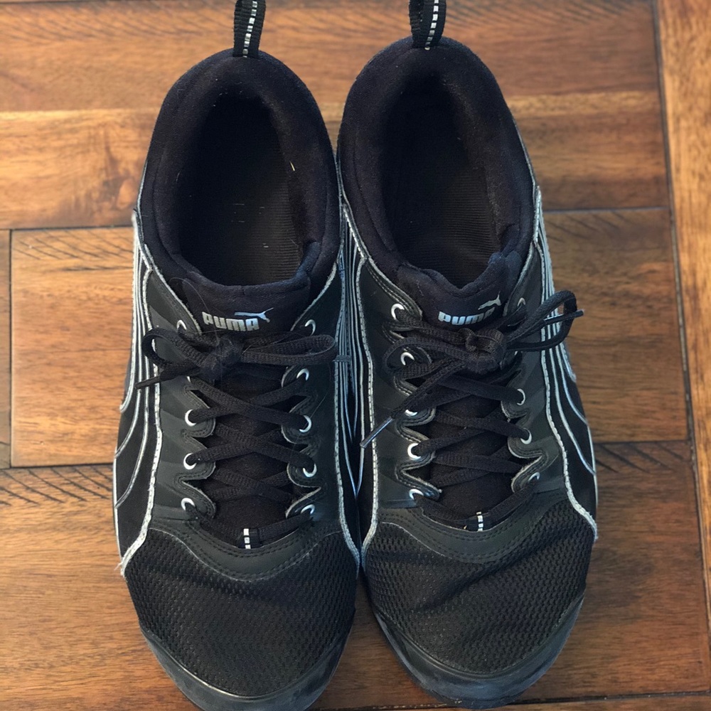 Men’s Pumas size 10.5, VGUC